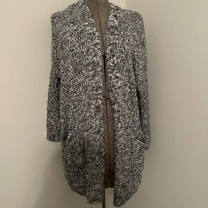 Women’s Black and white cardigan long with pockets (51)